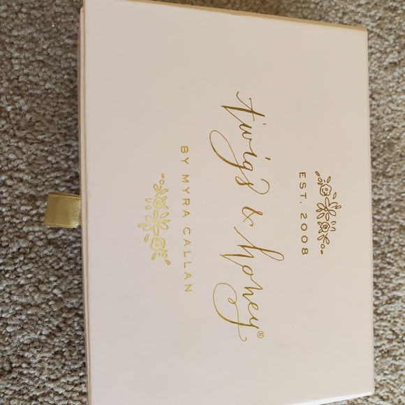 Twigs and Honey - Wedding Hair Adornment - Picture 5 of 5